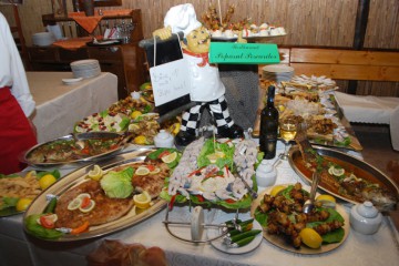Cât au cheltuit românii de Crăciun şi Revelion